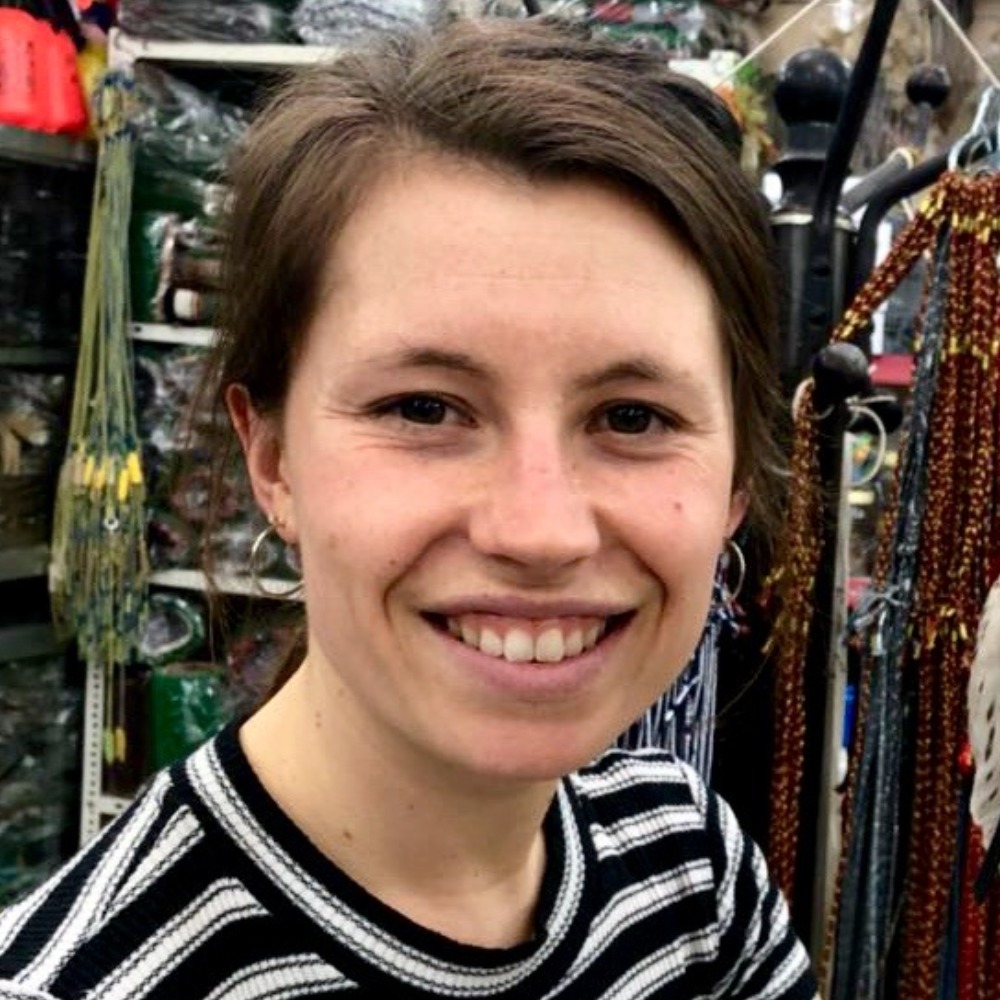 Meet your Posher, Lena